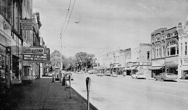 Ideal Theatre - Old Photo (newer photo)